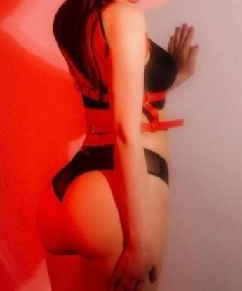 С радостью окунусь в мир страсти и удовольствия с тобой 💋 Мои услуги нежны и разнообразны: классический секс, оральные ласки, эротический массаж, ролевые игры, фетиш и даже Госпожа, если тебе интересно. Я всегда стараюсь угодить своему клиенту, создавая неповторимую атмосферу нашей встречи. Индивидуалка, которую ты никогда не забудешь! 😉 Приходи ко мне – будем наслаждаться яркими эмоциями и превратим ночь во воплощение всех твоих тайных фантазий. У меня есть отличные отзывы от моих довольных клиентов, которые всегда возвращаются ко мне снова и снова в поисках настоящего блаженства. Доверься мне, и я покажу тебе настоящее удовлетворение! 🌟 На фото – я, настоящая и роскошная, готовая подарить тебе море наслаждения. Жду звонка от тебя, дорогой! 📞💋 Ксения